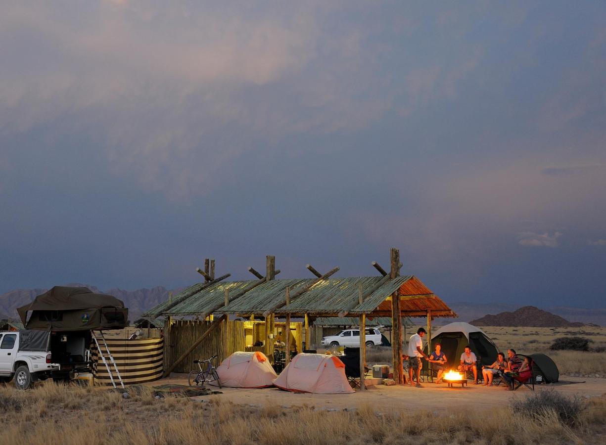Sossus Oasis Campsite Сесрием Экстерьер фото