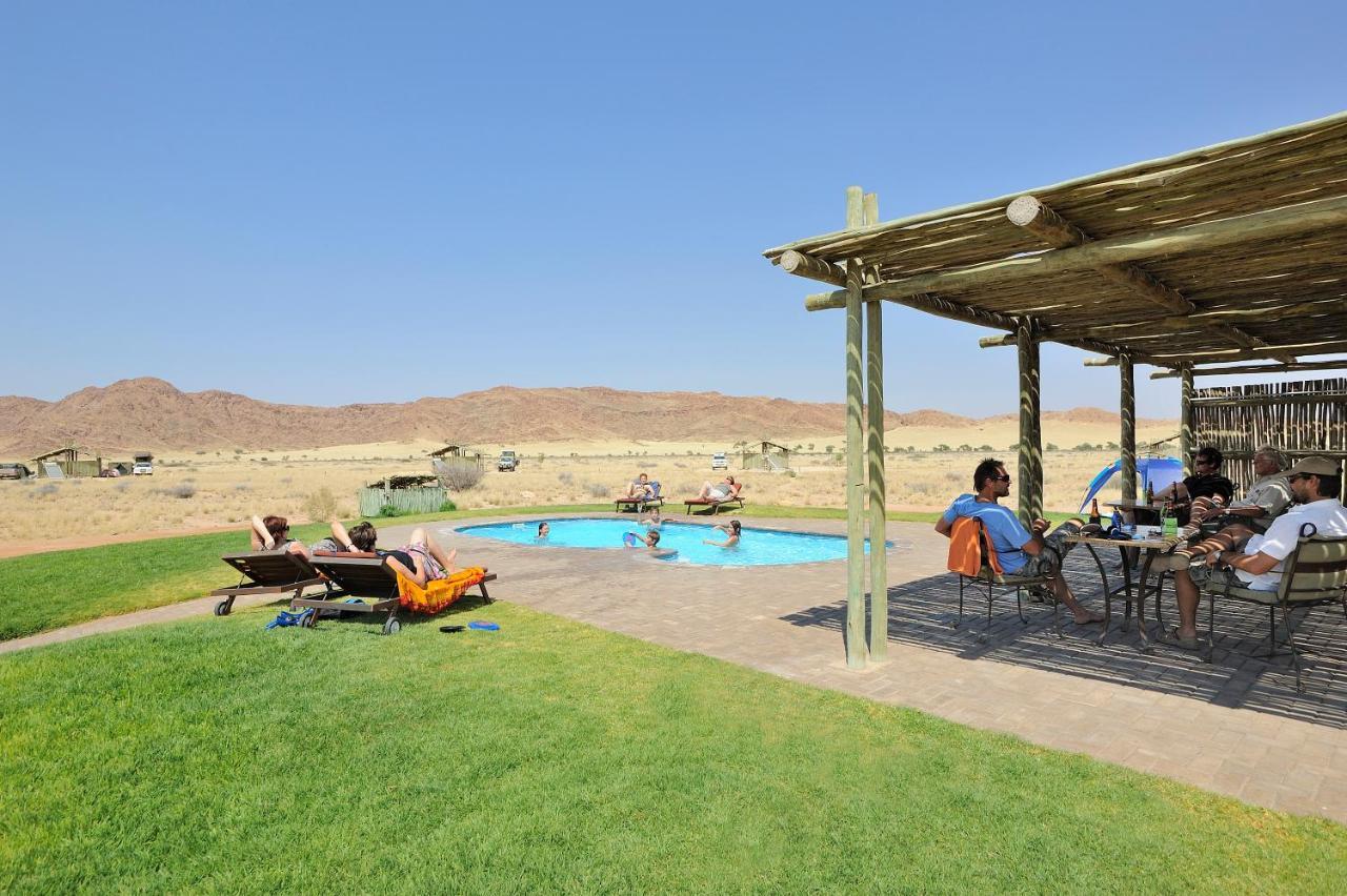 Sossus Oasis Campsite Сесрием Экстерьер фото