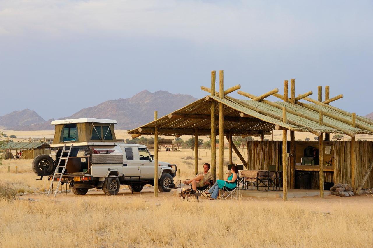Sossus Oasis Campsite Сесрием Экстерьер фото