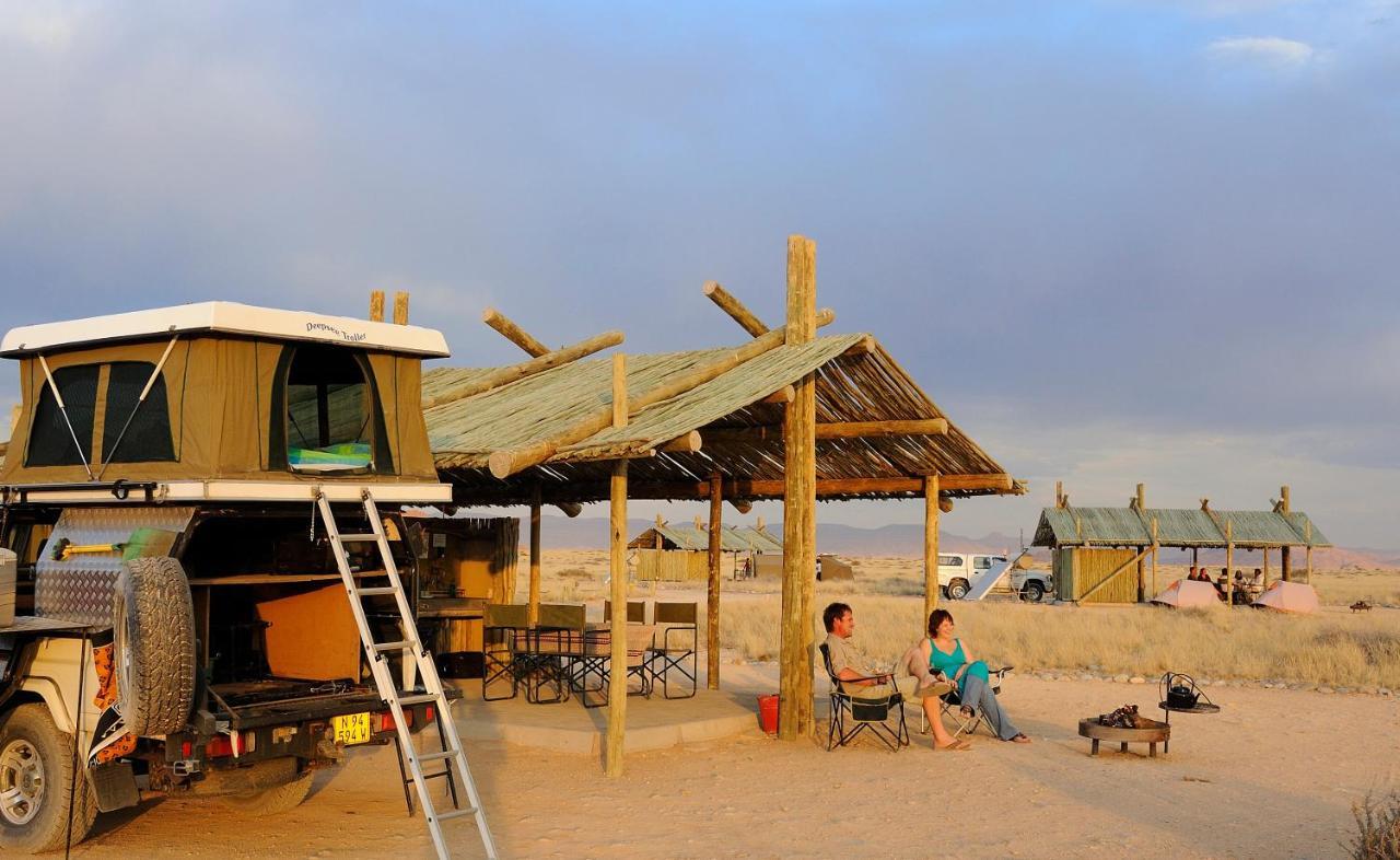 Sossus Oasis Campsite Сесрием Экстерьер фото