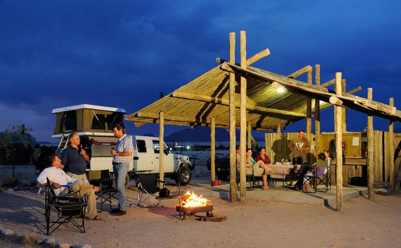Sossus Oasis Campsite Сесрием Экстерьер фото