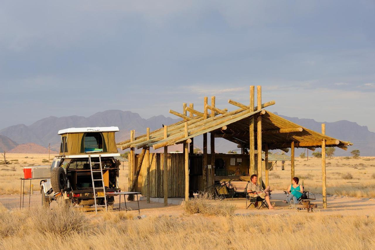 Sossus Oasis Campsite Сесрием Экстерьер фото